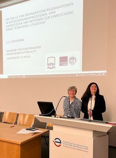 Prof. Dr. Theresia Degener und Lilit Grigoryan beim Vortrag (c) K. Römisch